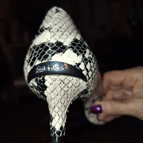 Calvin Klein leather animal print heels NWOT SIZE 8 1/2 - Picture 3 of 5